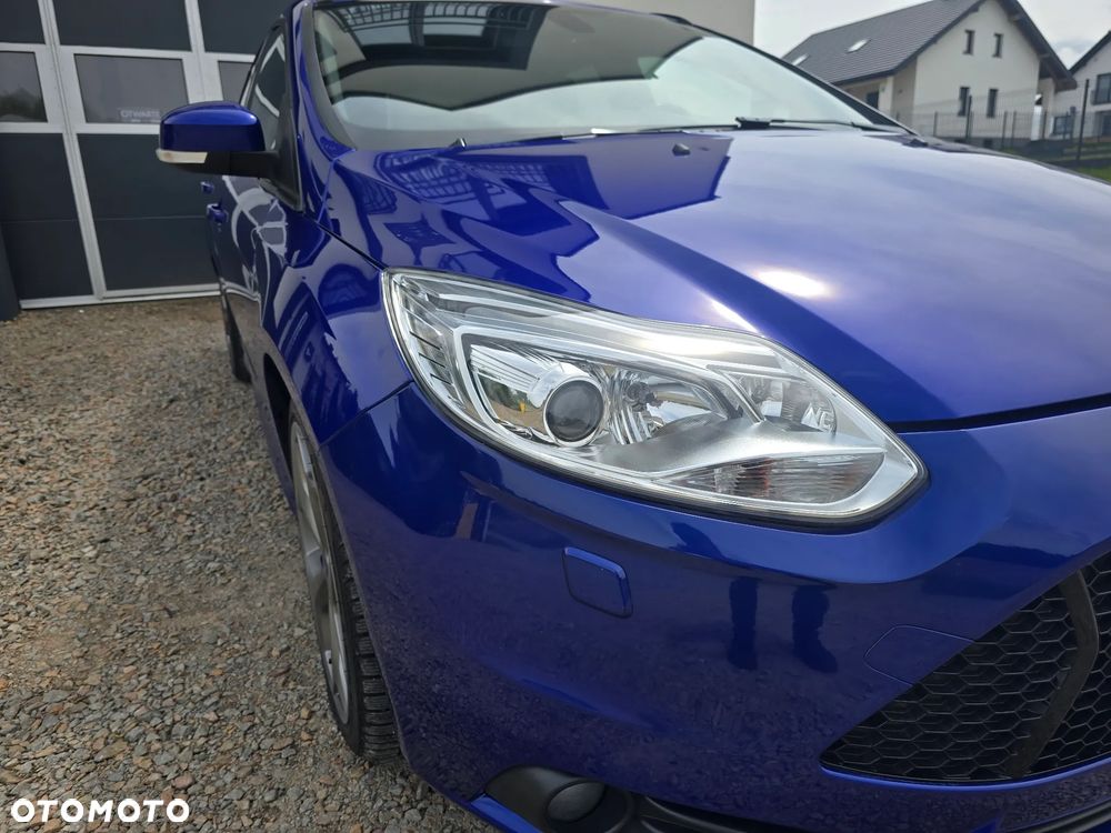 Ford Focus 2.0 EcoBoost ST - 11