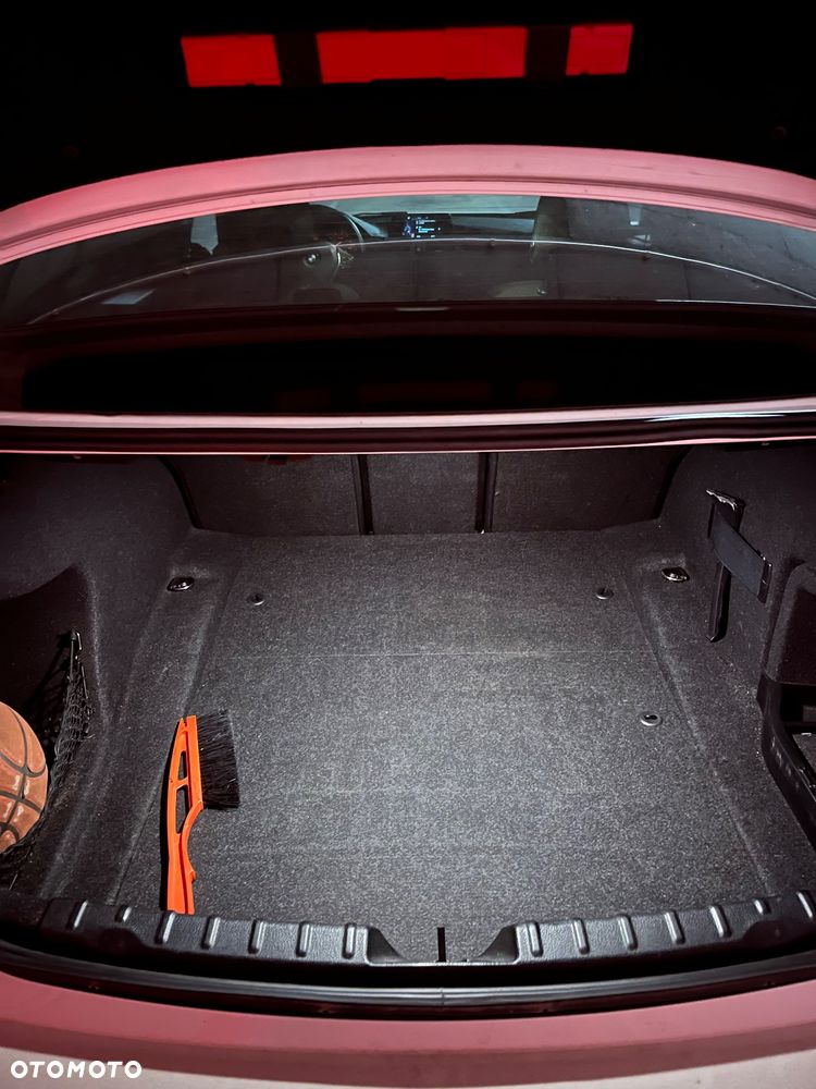 BMW Seria 3 318d Sport Line - 15