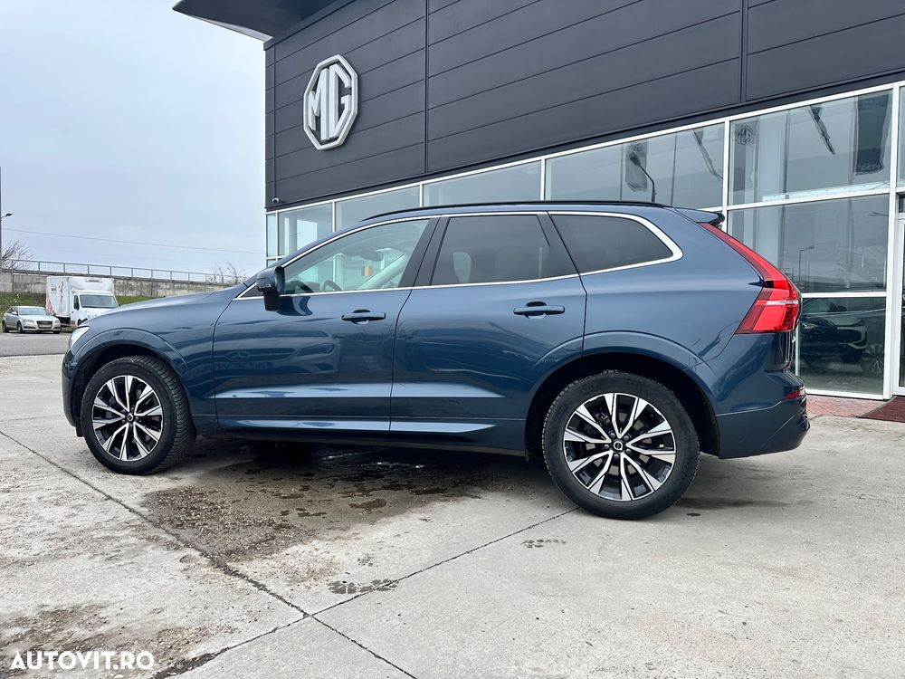 Volvo XC 60 B4 MHEV AT8 FWD Momentum Pro - 4