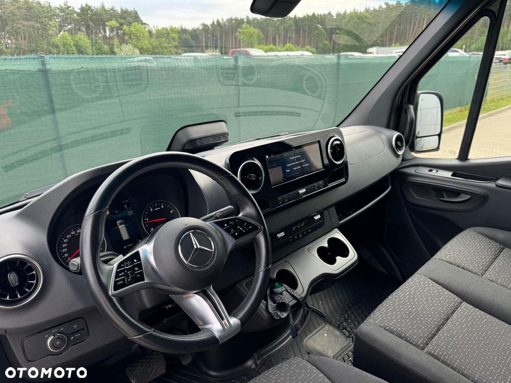 Mercedes-Benz Sprinter 319 - 22