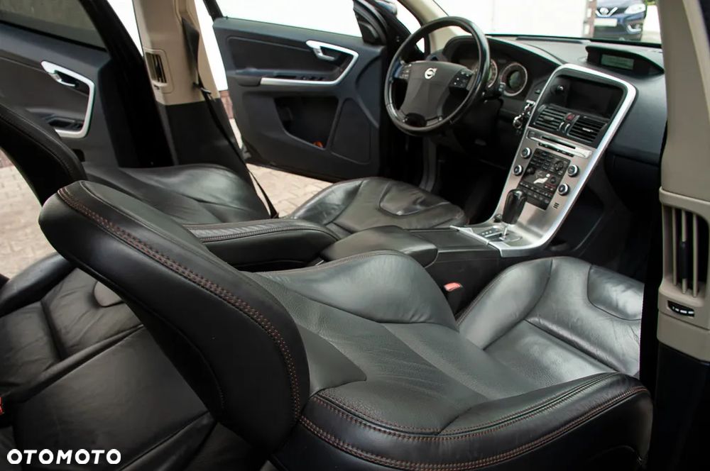 Volvo XC 60 D5 AWD - 21