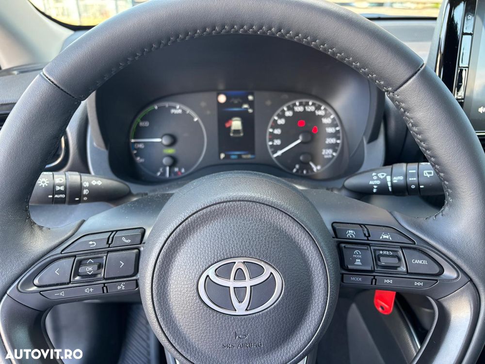 Toyota Yaris 1.5 VVT-i HSD Active - 12