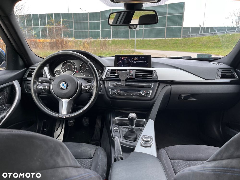 BMW Seria 3 320i M Sport - 11