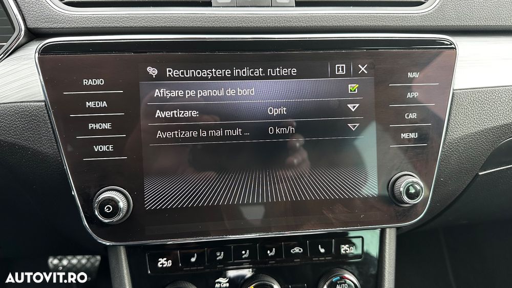 Skoda Superb Combi 2.0 TDI DSG Premium Edition - 29