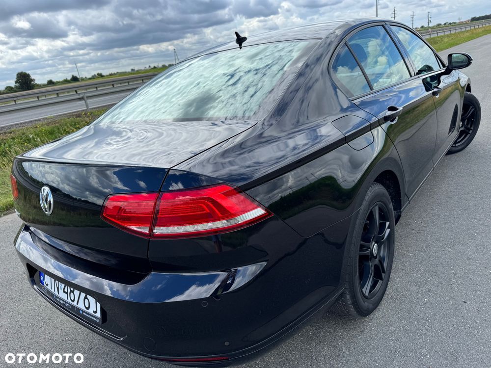 Volkswagen Passat - 16