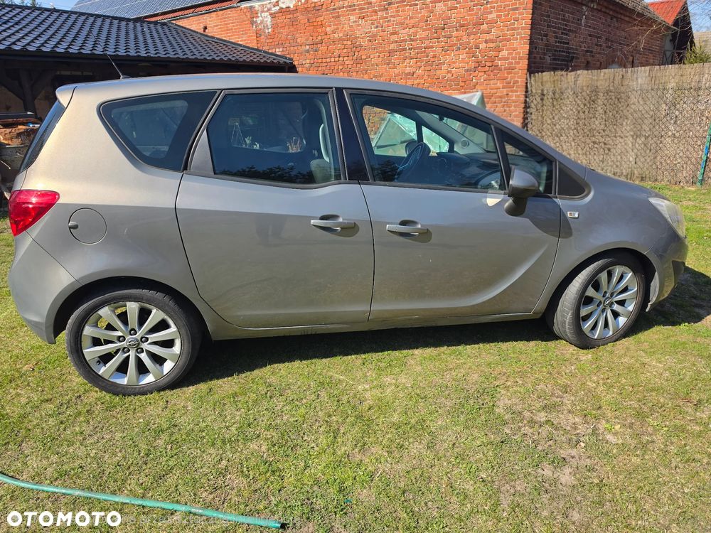 Opel Meriva - 10