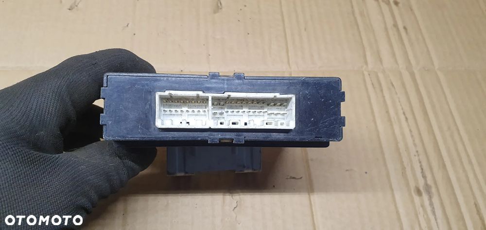 Moduł komfortu sterownik Hyundai Accent 95400-25600 - 2