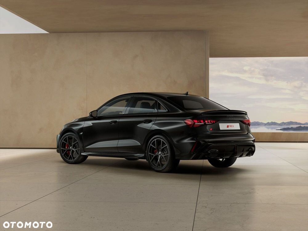 Audi RS3 Limousine - 5