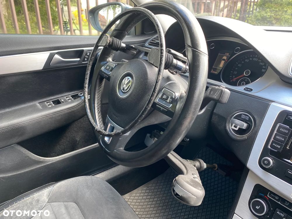 Volkswagen Passat 2.0 TDI DSG Highline - 14