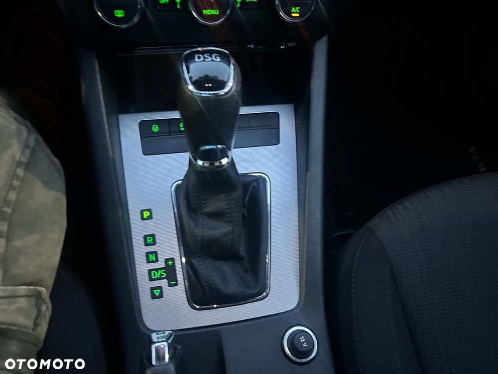 Skoda Octavia 2.0 TDI Style DSG - 35