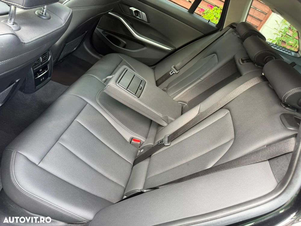BMW Seria 3 320d xDrive AT MHEV - 14