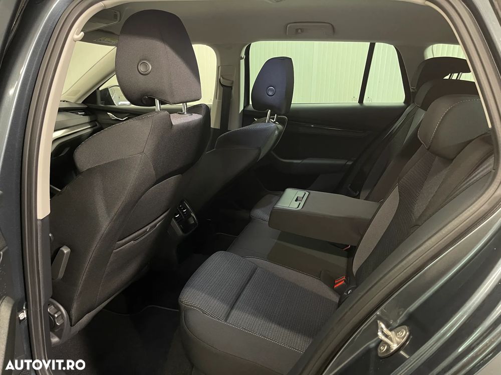 Skoda Octavia Combi 2.0 TDI DSG Ambition - 10