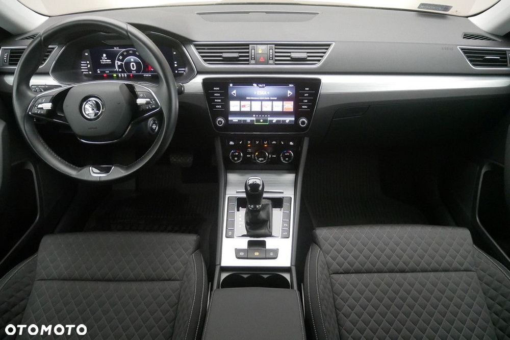 Skoda Superb 1.5 TSI Ambition DSG - 8