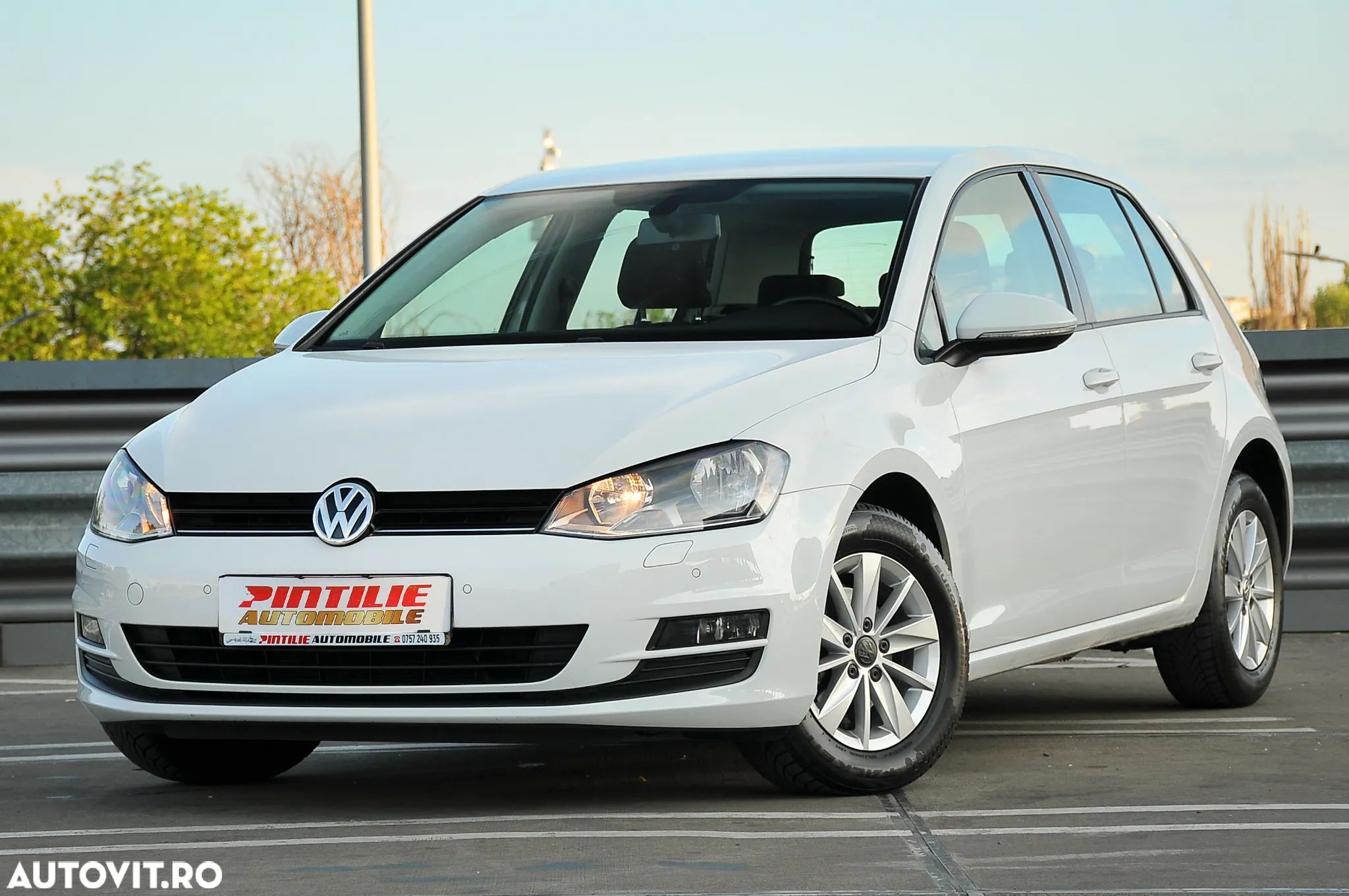 Volkswagen Golf 1.2 TSI BlueMotion Technology Comfortline - 1