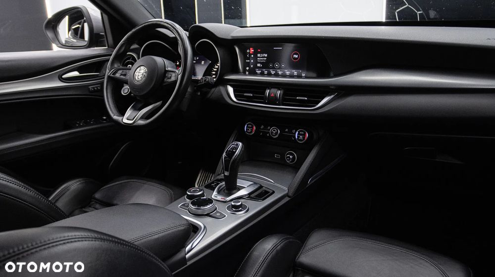 Alfa Romeo Stelvio 2.0 Turbo Veloce Q4 - 19