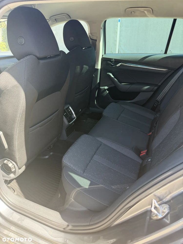 Skoda Octavia 2.0 TDI Style DSG - 9