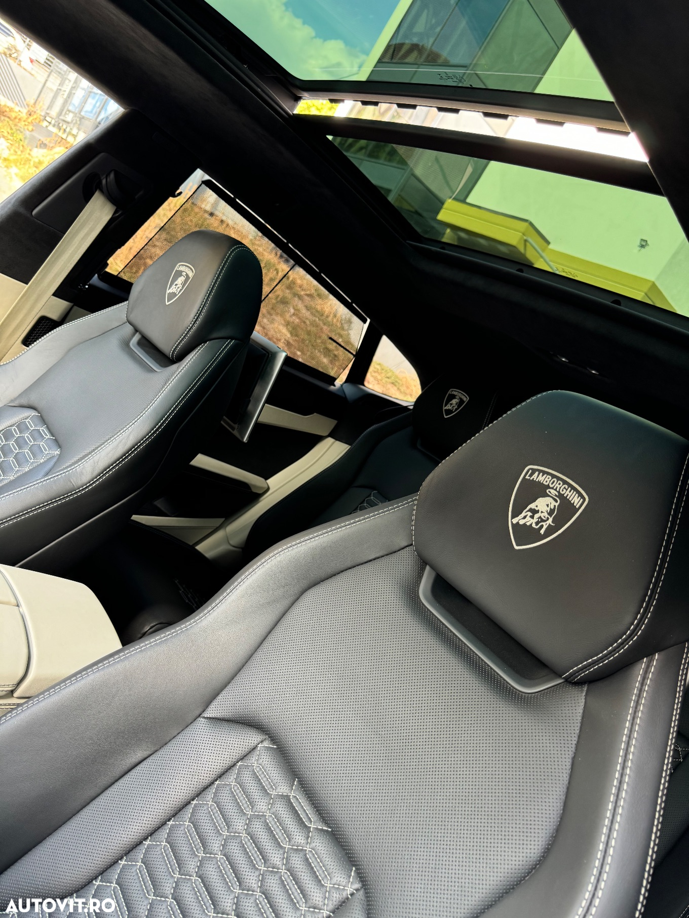 Lamborghini URUS Standard - 22