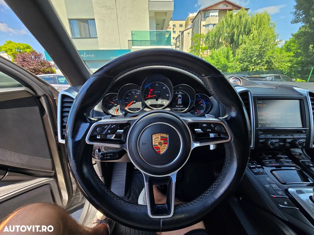 Porsche Cayenne - 15