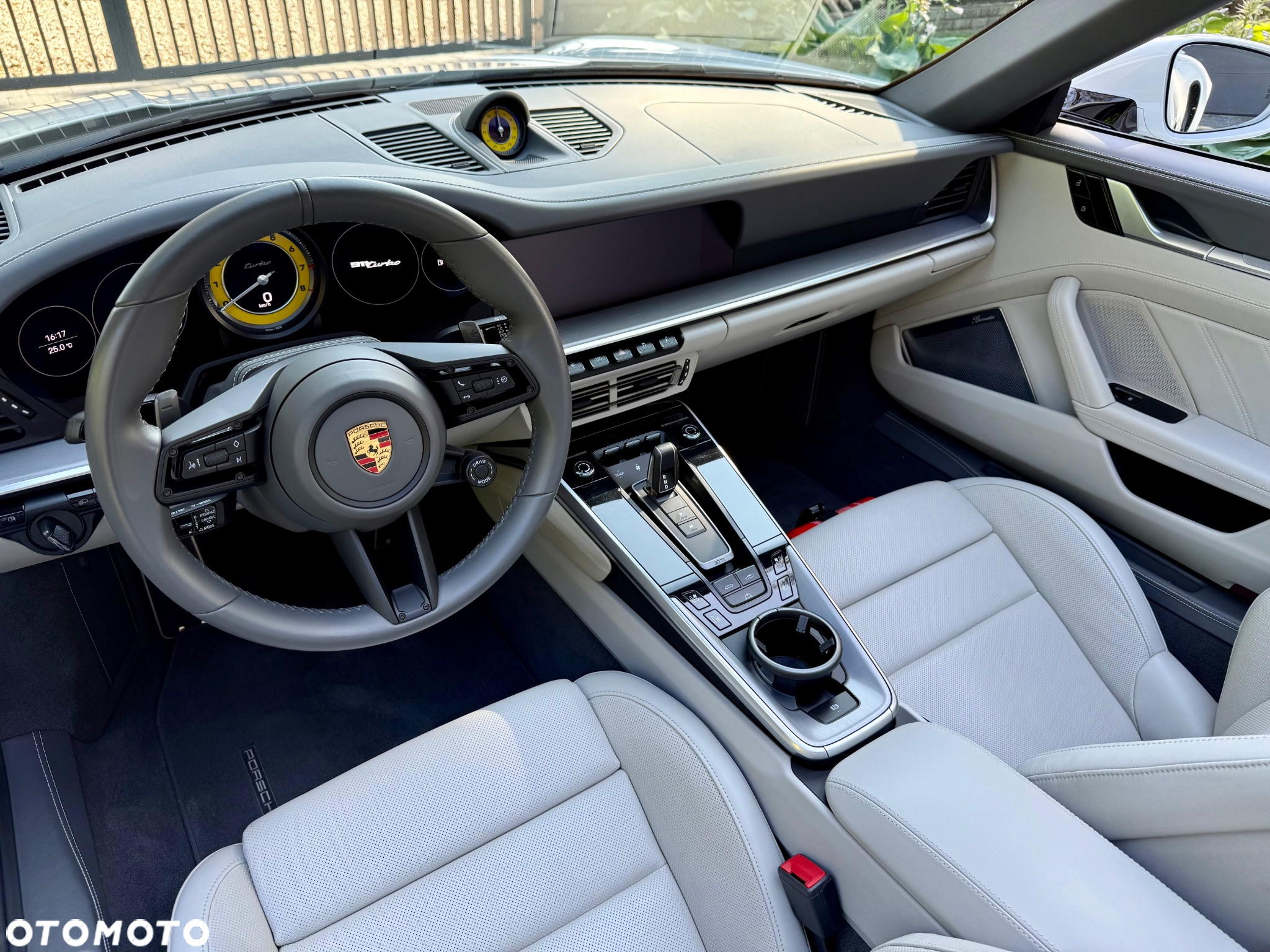 Porsche 911 Carrera Turbo Cabrio - 28