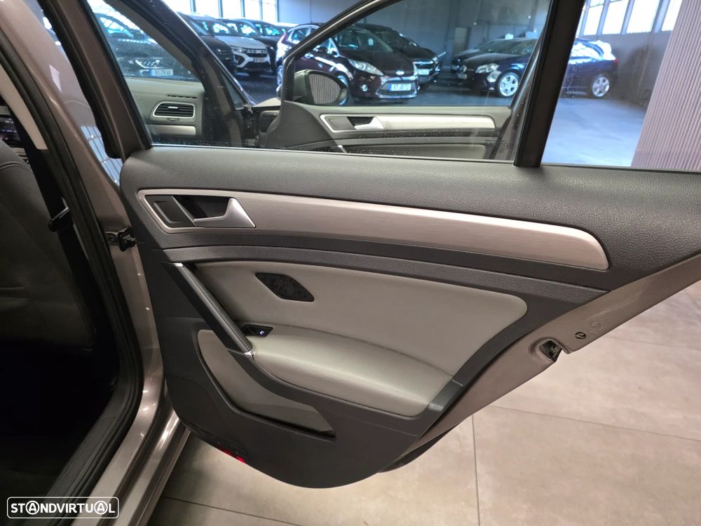 VW Golf 1.6 TDi BlueMotion Trendline - 22