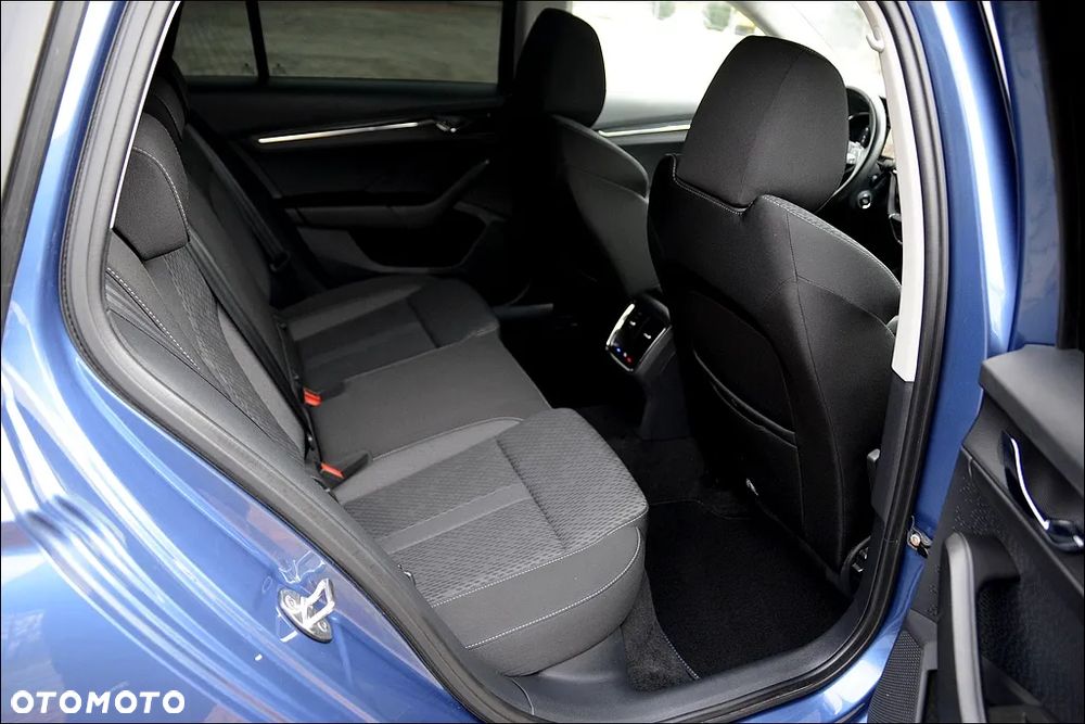 Skoda Octavia Combi 2.0 TDI DSG Ultimate - 23