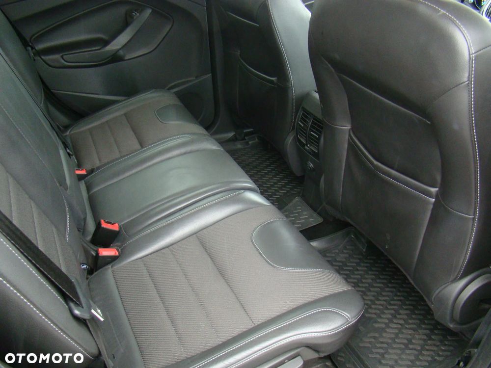 Ford Kuga 2.0 TDCi 4x4 Titanium - 36