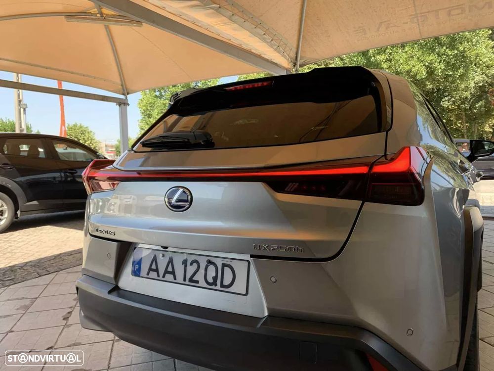 Lexus UX 250h Executive+ - 12