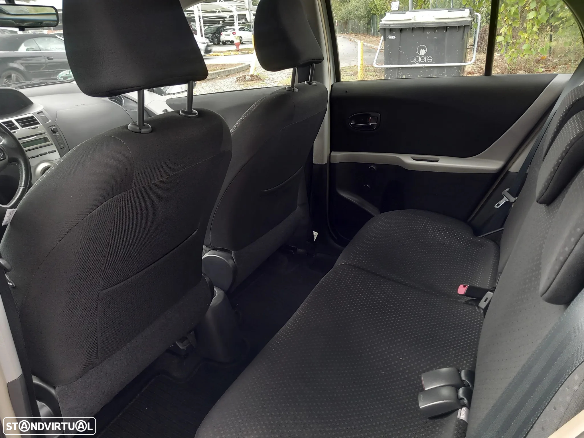 Toyota Yaris 1.0 VVT-i Comfort - 12