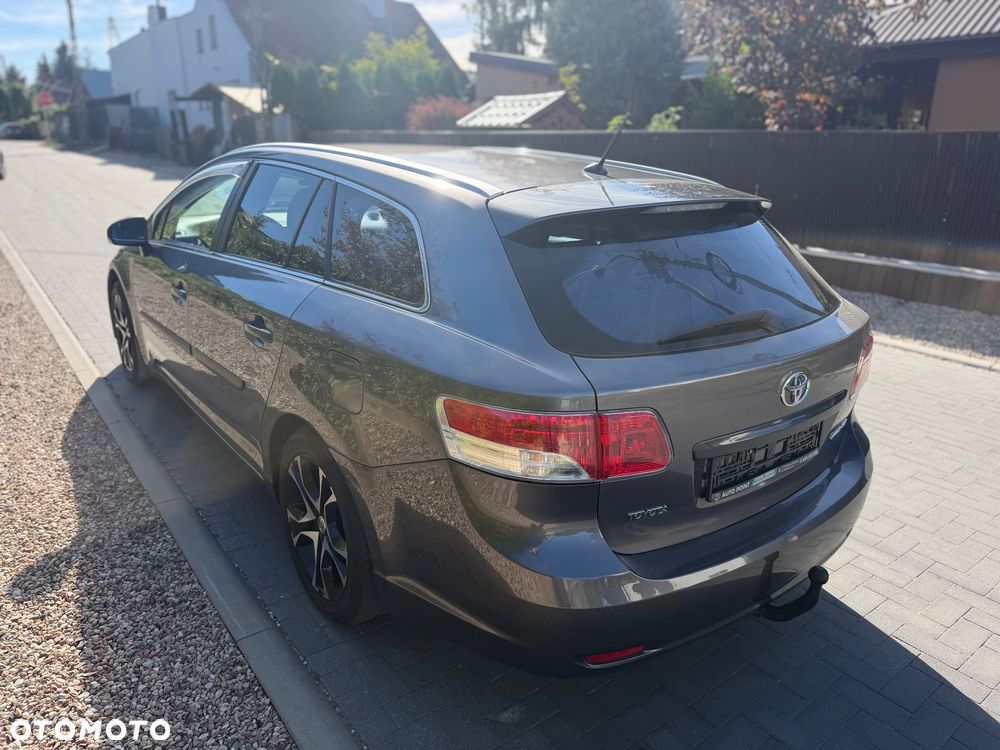 Toyota Avensis 2.0 D-4D - 4