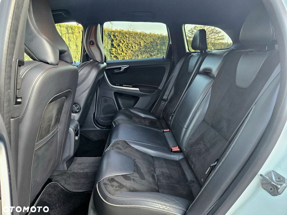 Volvo XC 60 D3 Geartronic RDesign - 28