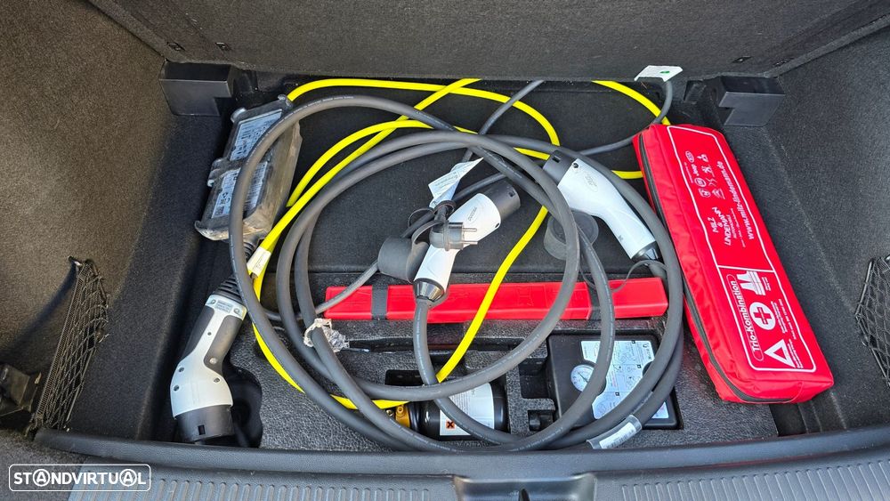 MG MG4 64 kWh Luxury - 59