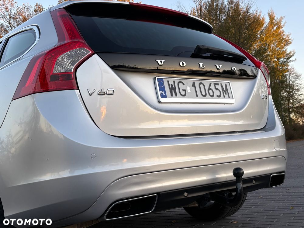 Volvo V60 D4 Geartronic Momentum - 14