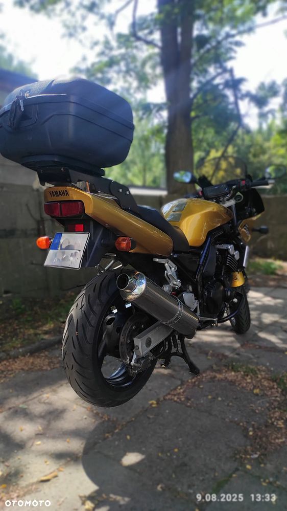 Yamaha FZS - 6