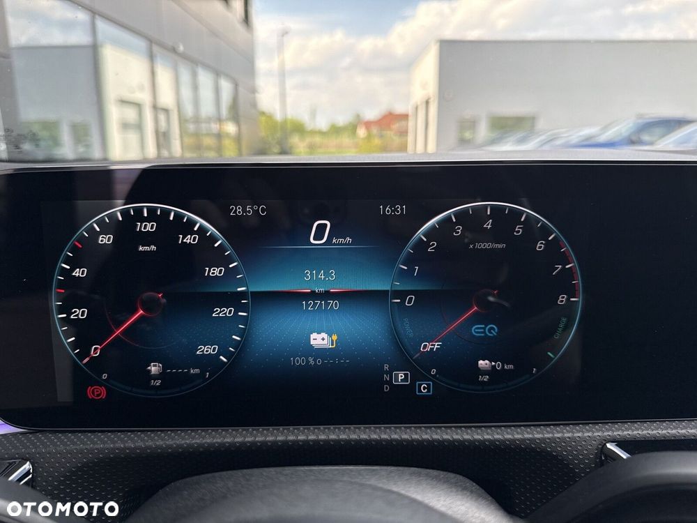 Mercedes-Benz CLA - 12