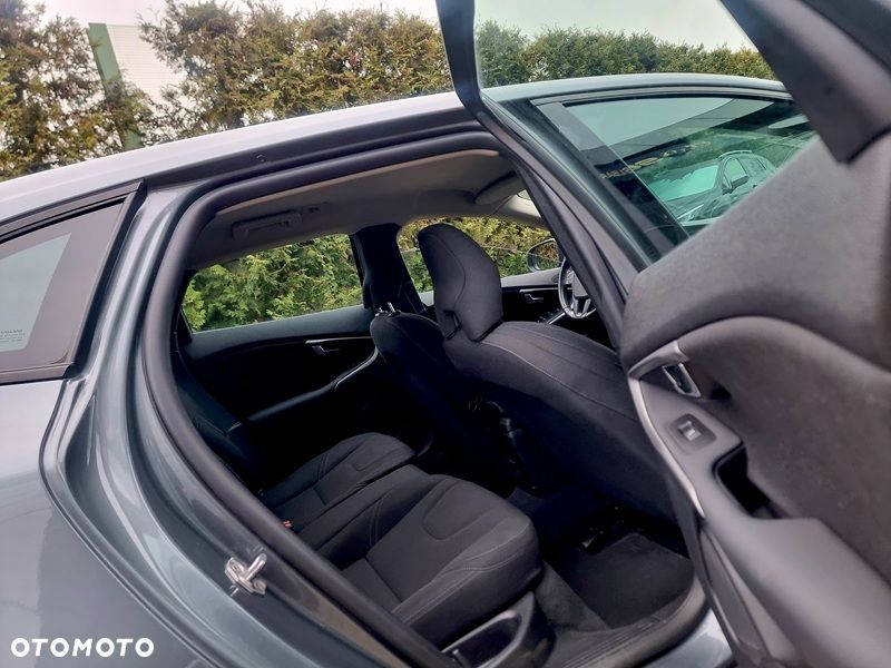 Volvo V40 D2 Momentum - 8