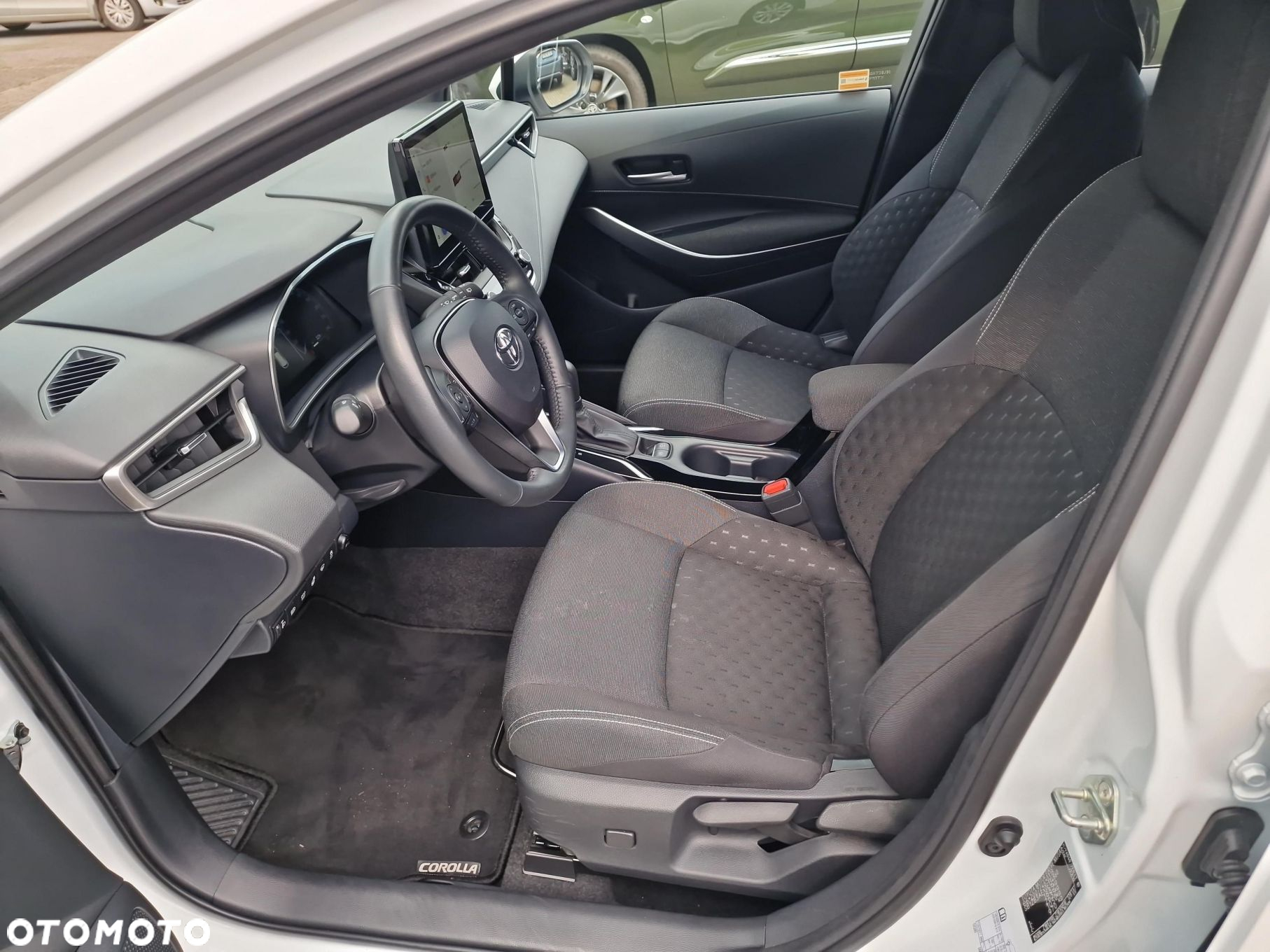 Toyota Corolla 1.8 Hybrid Comfort - 12