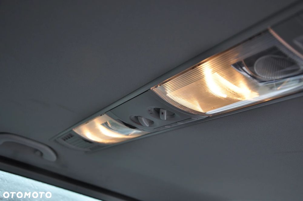 Volkswagen Caravelle 2.0 TDI L1 Highline DSG - 19