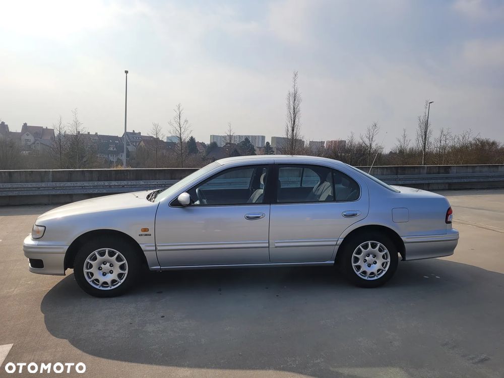 Nissan Maxima - 4