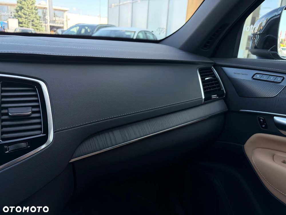 Volvo XC 90 T8 AWD Plug-In Hybrid Plus Bright 7os - 19
