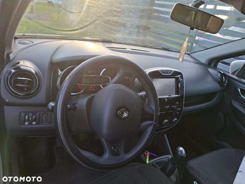 Renault Clio 1.2 16V 75 Experience - 5
