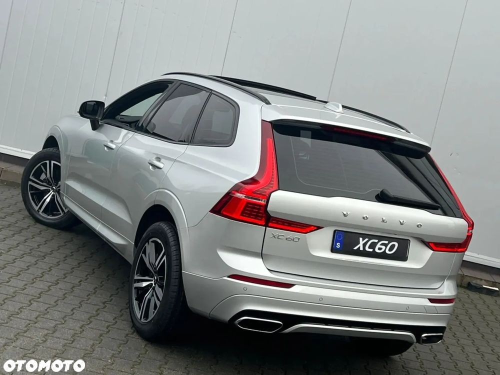 Volvo XC 60 T5 AWD R-Design - 6