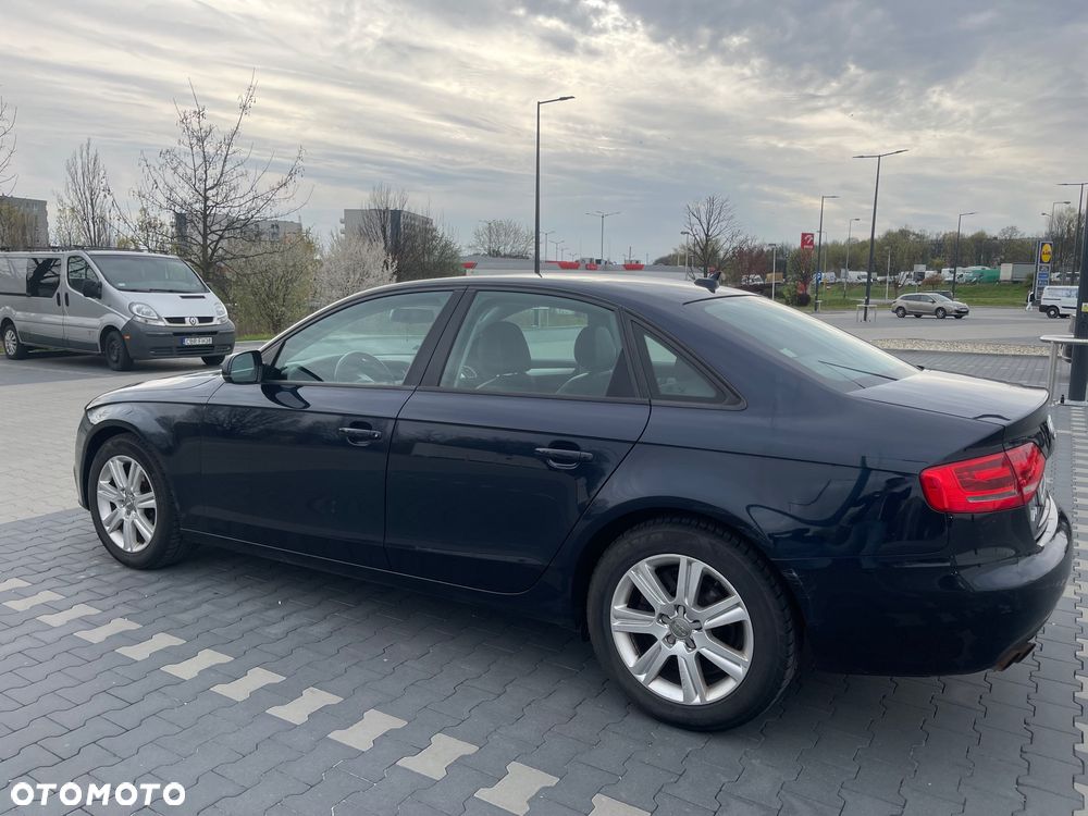 Audi A4 Limousine 2.0 TFSI quattro S tronic Attraction - 4