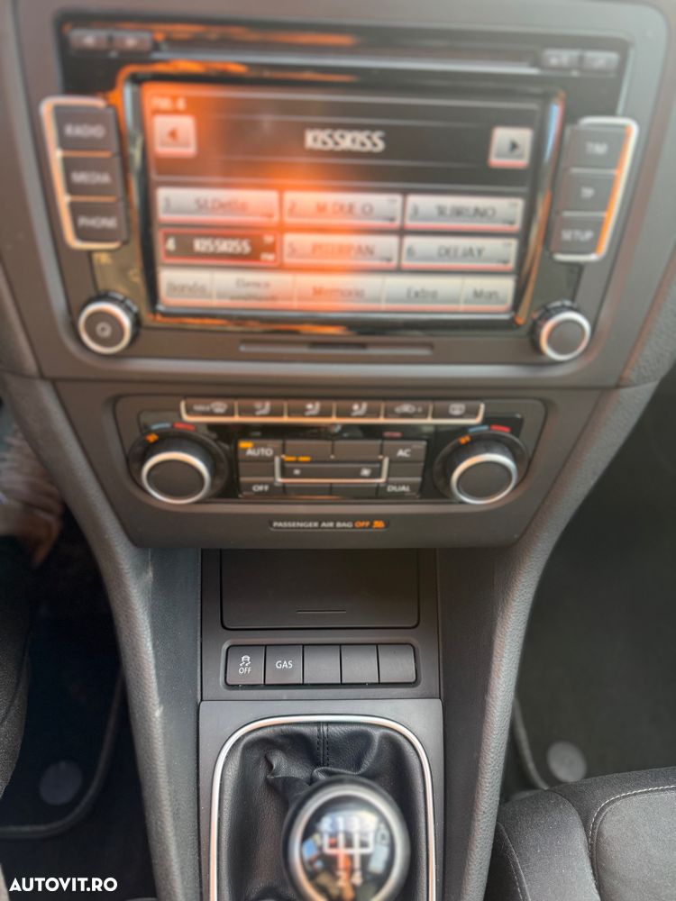 Volkswagen Golf - 10