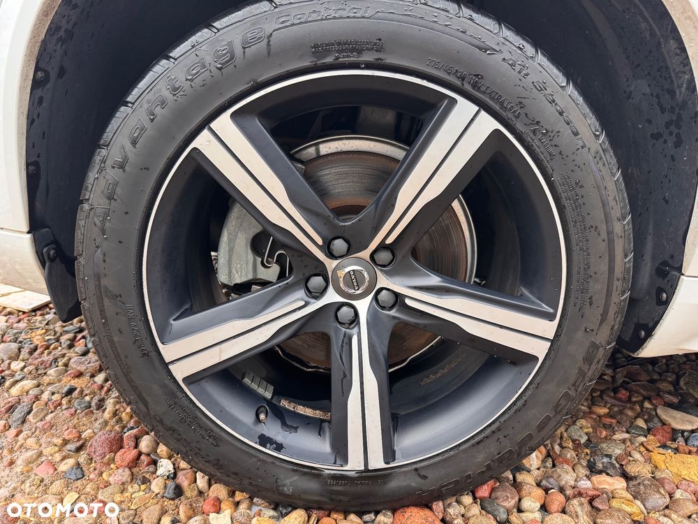 Volvo XC 90 T5 AWD R-Design 7os - 32