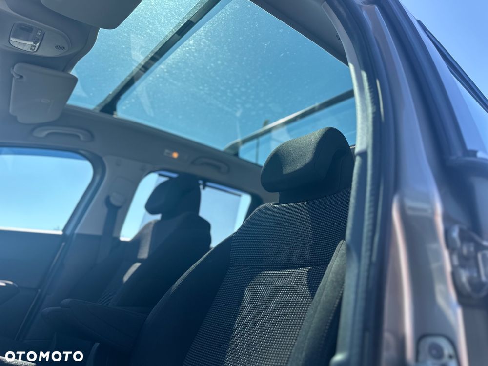 Peugeot 5008 - 12