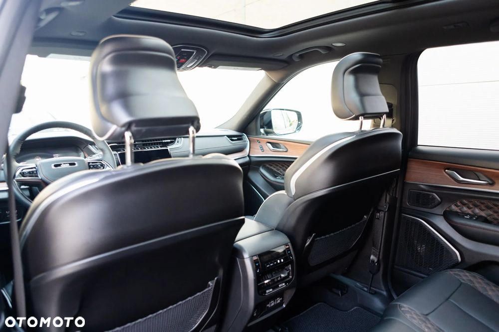 Jeep Grand Cherokee - 8
