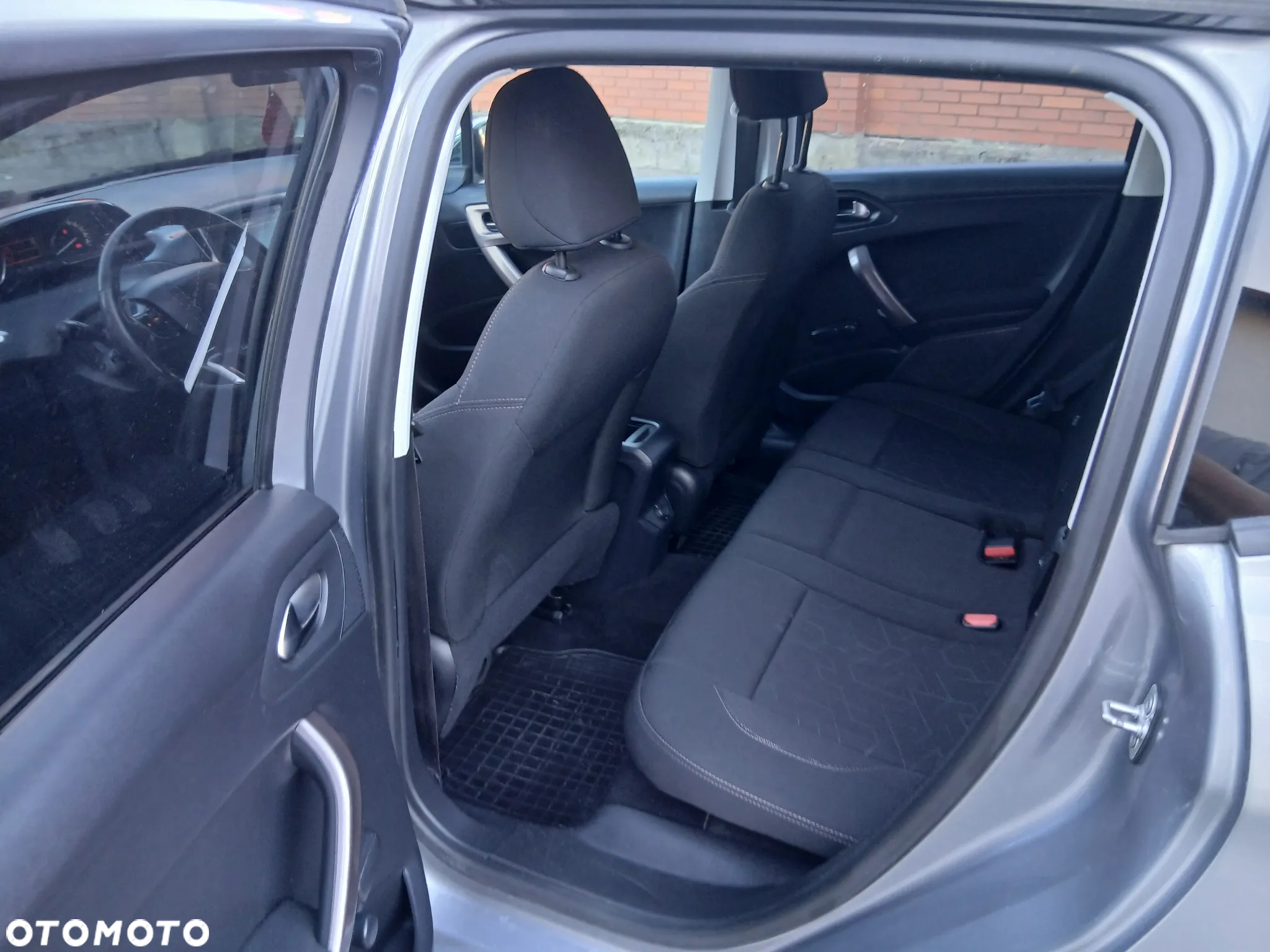 Peugeot 2008 - 12