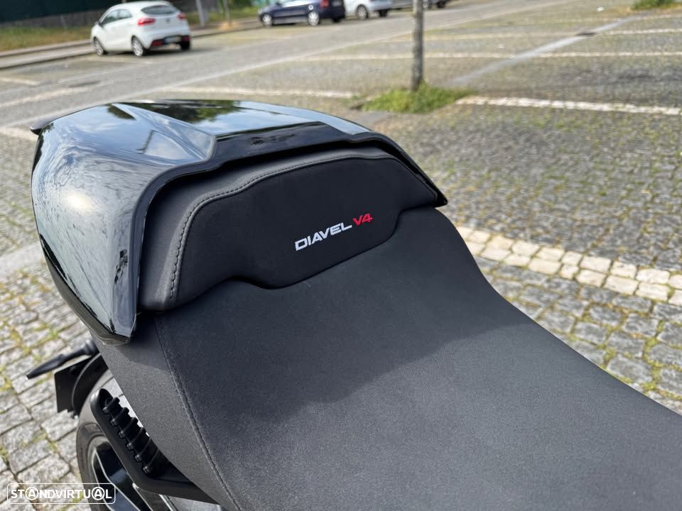 Ducati Diavel V4 Thrilling Black - 16