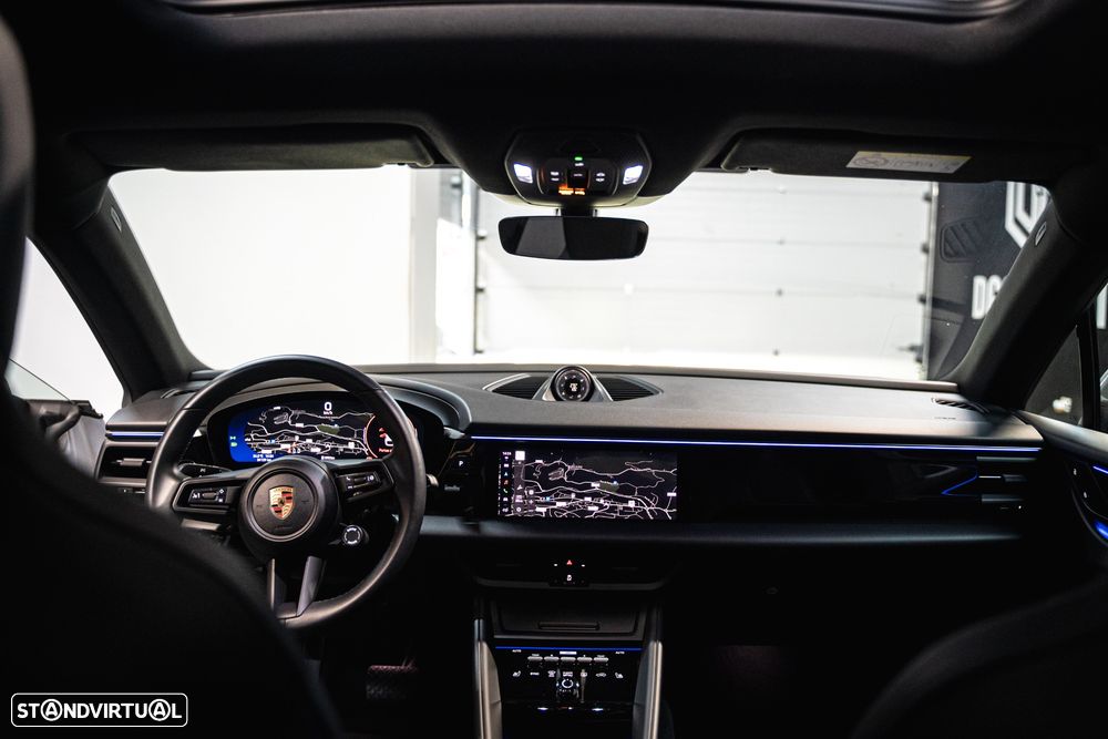 Porsche Macan Electric 4 - 21