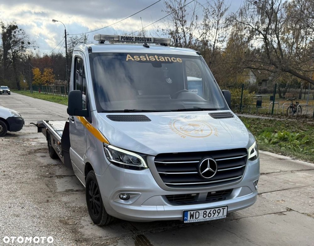 Mercedes-Benz Sprinter - 2